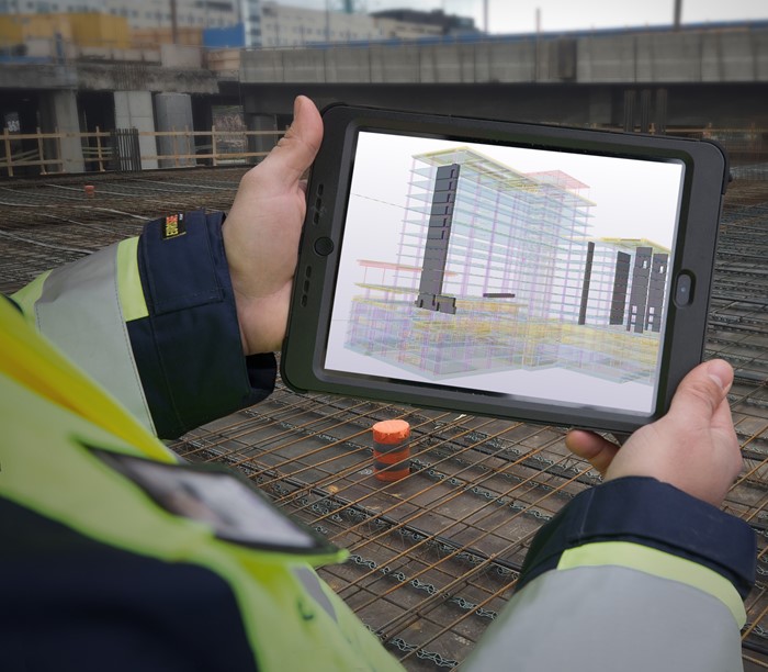 byggarbetare-haller-i-ipad-med-tekla-structures